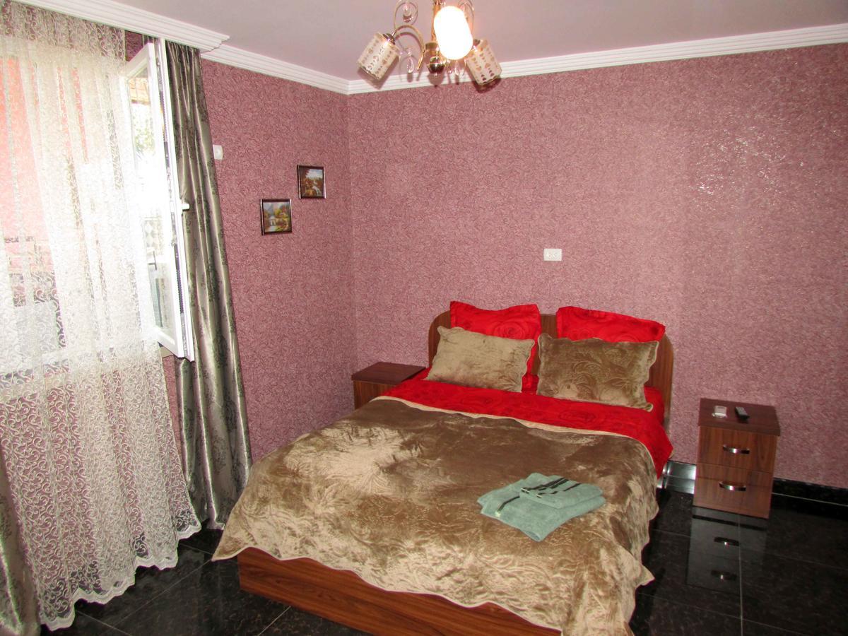 Hotel Gold Tbilisi Esterno foto