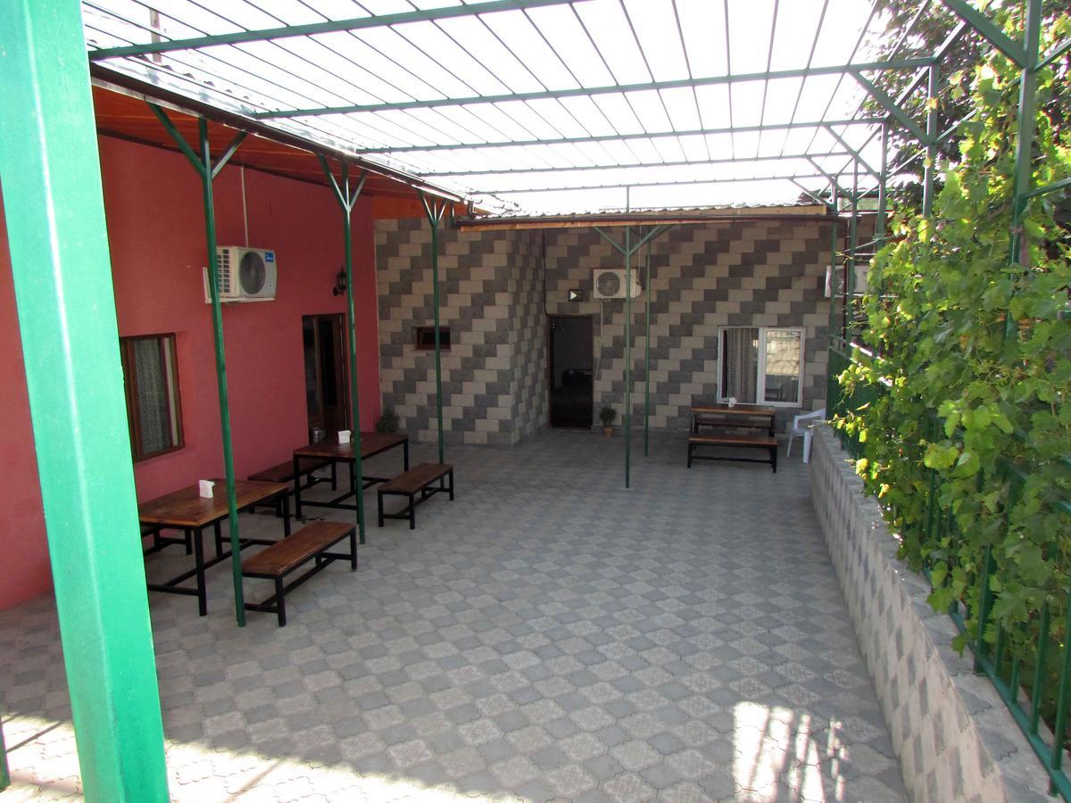 Hotel Gold Tbilisi Esterno foto